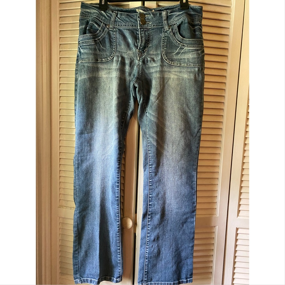 No boundaries vintage distressed boot cut jeans Size 15